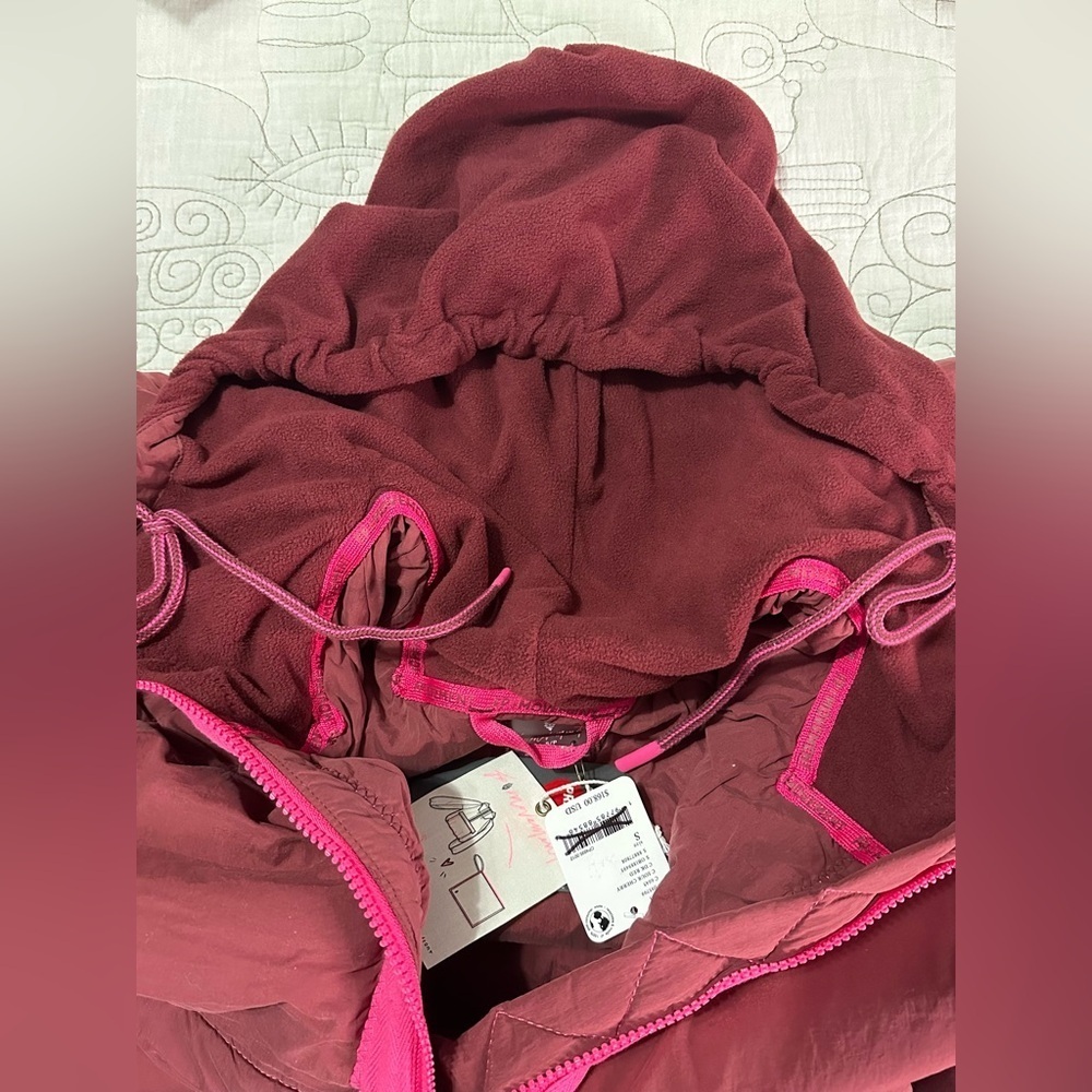 NWT FP Movement In A Pillow Water Resistant Packable Puffer Anorak Sour Cherry - Picture 10 of 16